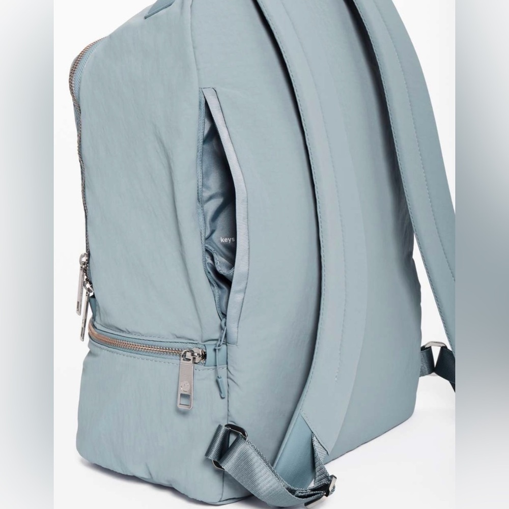 Lululemon City Adventurer Backpack Vol 17 L in Chambray - Picture 6 of 14